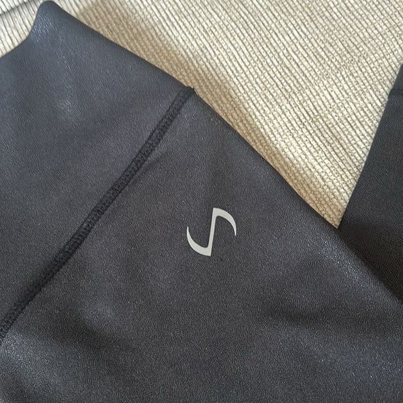 Small Black Leggings - Picture 4 of 6